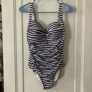 One Piece Swimsuit Ruched Sides Size 8 - Niptuck Swim